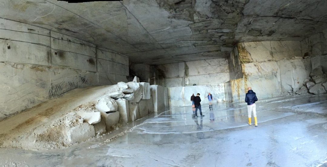 ¿Sabías qué el mármol nace siendo caliza en los lechos marinos tropicales?